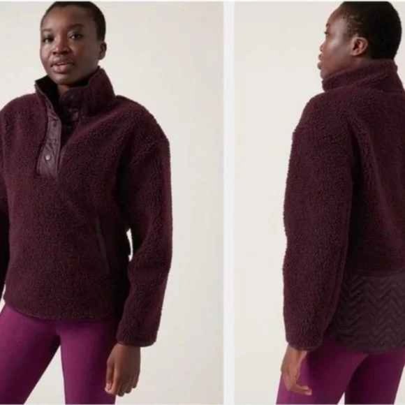 🎉 HP 🎉 NWT Athleta NWT Cozy Snap Sherpa in maroon (M) - Picture 2 of 7